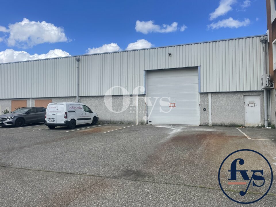 Local d&rsquo;activité – Location – CHASSIEU – S22 Grand Lyon Est – 704 m²